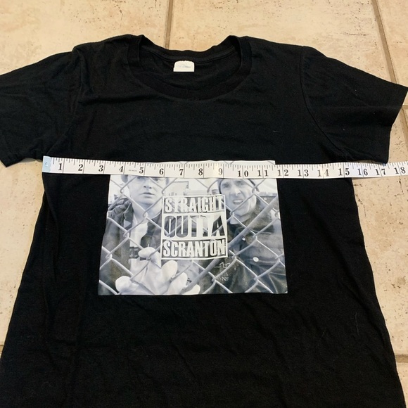 💜 The Office Straight Outta Scranton T-shirt, Black, Adult XS - Picture 2 of 5